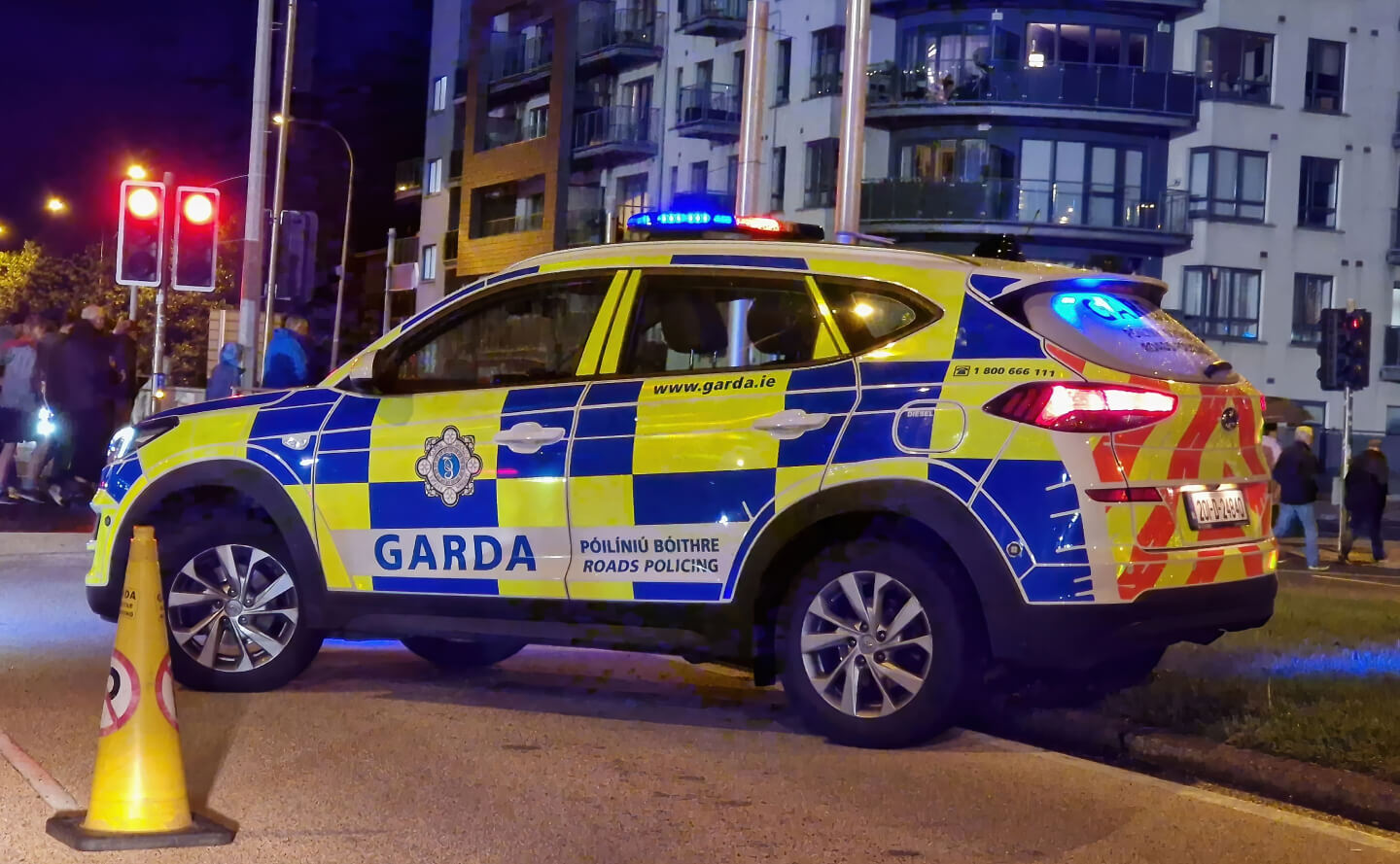 A garda car.